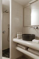 Aqua Luxury Suites