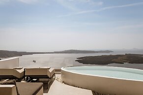 Aqua Luxury Suites