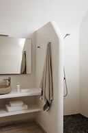 Aqua Luxury Suites