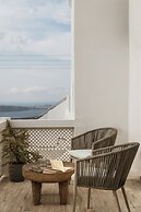 Aqua Luxury Suites
