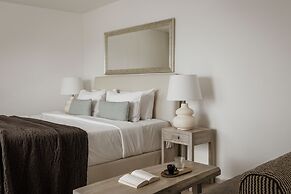 Aqua Luxury Suites