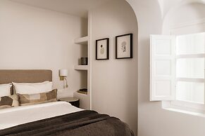 Aqua Luxury Suites