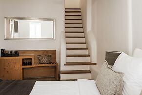 Aqua Luxury Suites