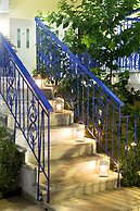 Stratos Hotel