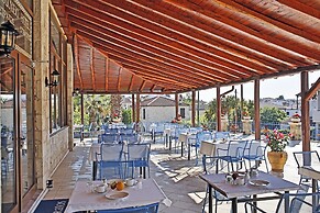 Stratos Hotel