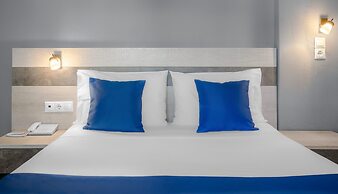 Stratos Hotel