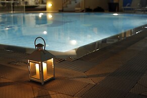 Stratos Hotel