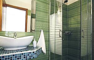 Stratos Hotel
