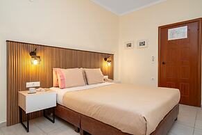 Stratos Hotel