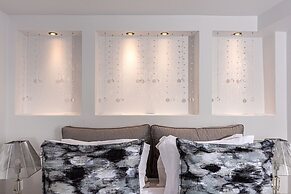 Adamant Suites