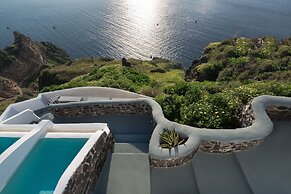 Adamant Suites