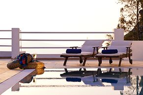 Adamant Suites