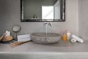 Adamant Suites