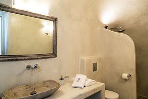 Adamant Suites