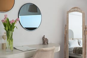 Adamant Suites