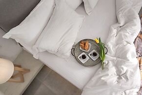 Adamant Suites