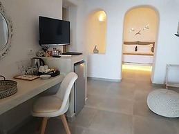 Adamant Suites