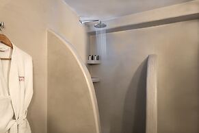 Adamant Suites