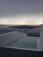 Adamant Suites