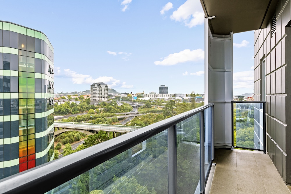 Nesuto St Martins Apartment Hotel