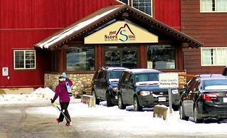 Fernie Slopeside Lodge
