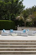 Traders Hotel, Qaryat Al Beri