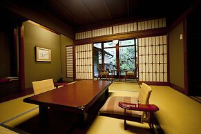 Nishimuraya Honkan