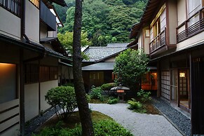 Nishimuraya Honkan