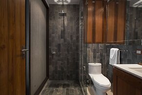 LUXX Langsuan Hotel