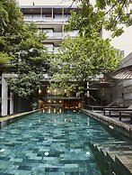 LUXX Langsuan Hotel