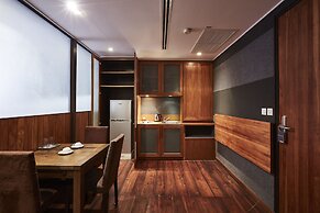 LUXX Langsuan Hotel