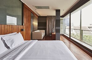 LUXX Langsuan Hotel