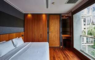 LUXX Langsuan Hotel