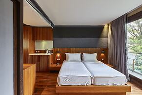 LUXX Langsuan Hotel