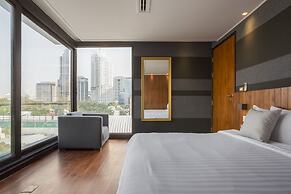 LUXX Langsuan Hotel