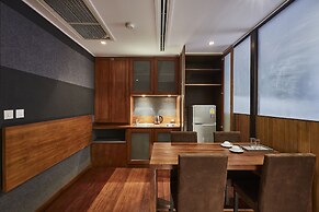 LUXX Langsuan Hotel