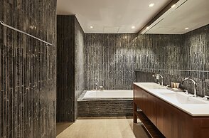 LUXX Langsuan Hotel