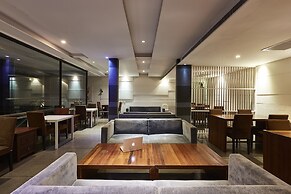 LUXX Langsuan Hotel