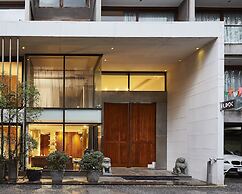 LUXX Langsuan Hotel