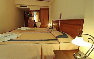 Famissi Hotel