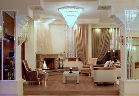 Famissi Hotel