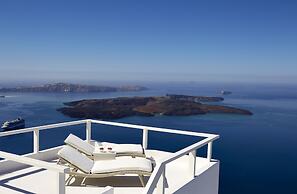 WhiteDeck Hotel