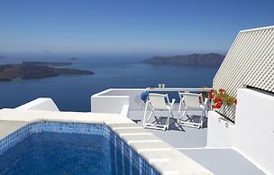 WhiteDeck Hotel