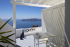 WhiteDeck Hotel