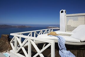 WhiteDeck Hotel