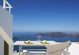 WhiteDeck Hotel