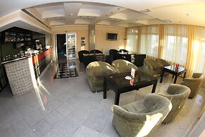 Elegance Hotel