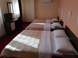 Elegance Hotel