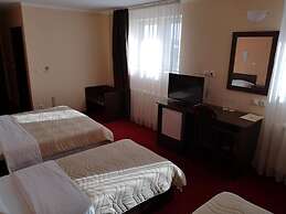Elegance Hotel