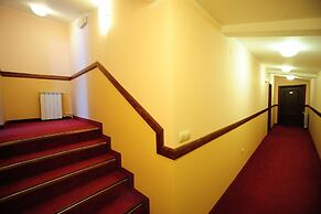 Elegance Hotel